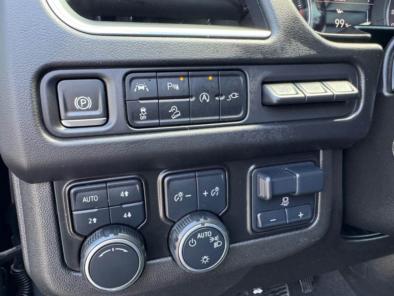 Chevrolet Tahoe 4WD 4dr High Country 2021