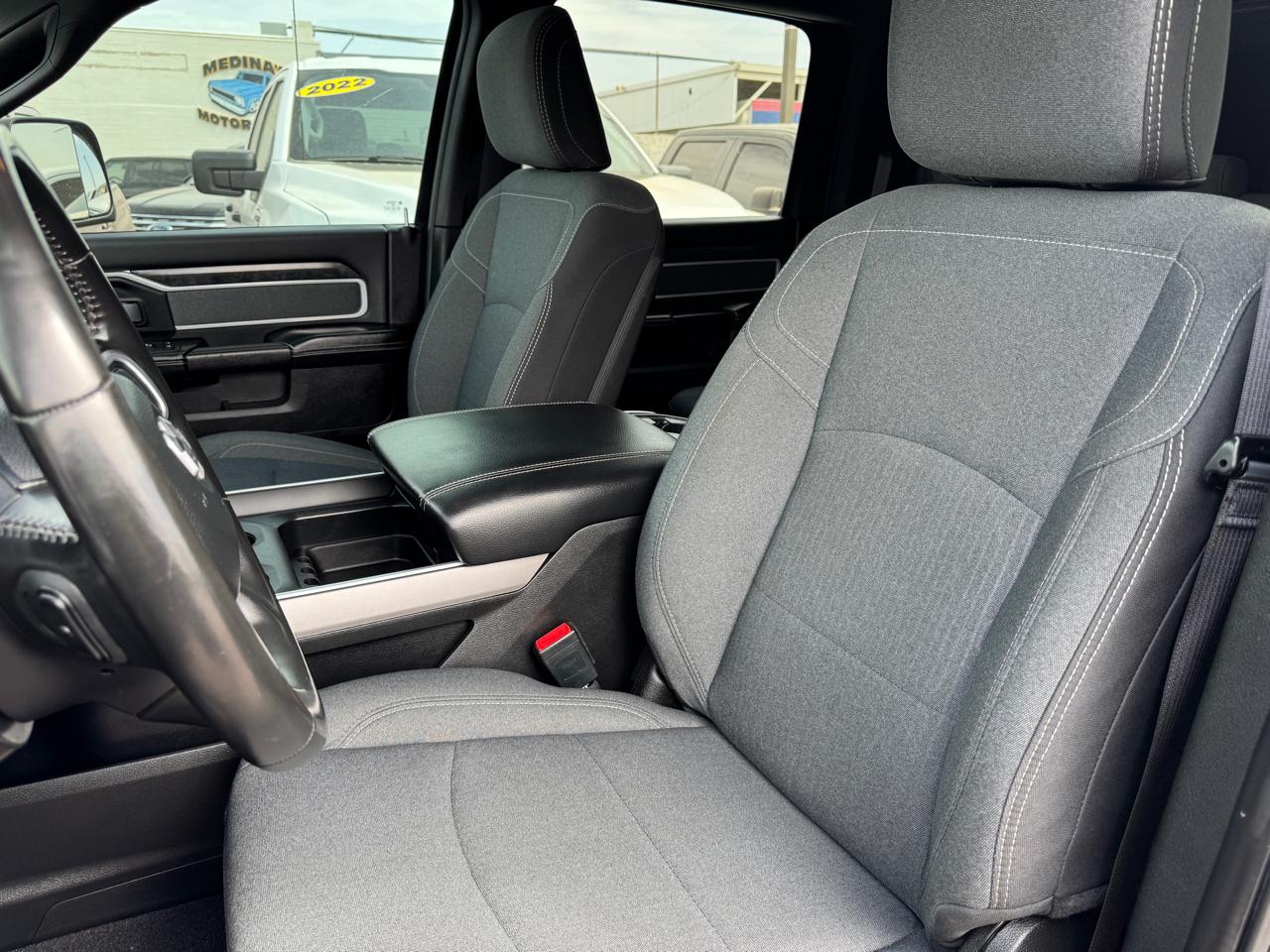 RAM 2500 Lone Star 4x4 Crew Cab 8' Box 2022