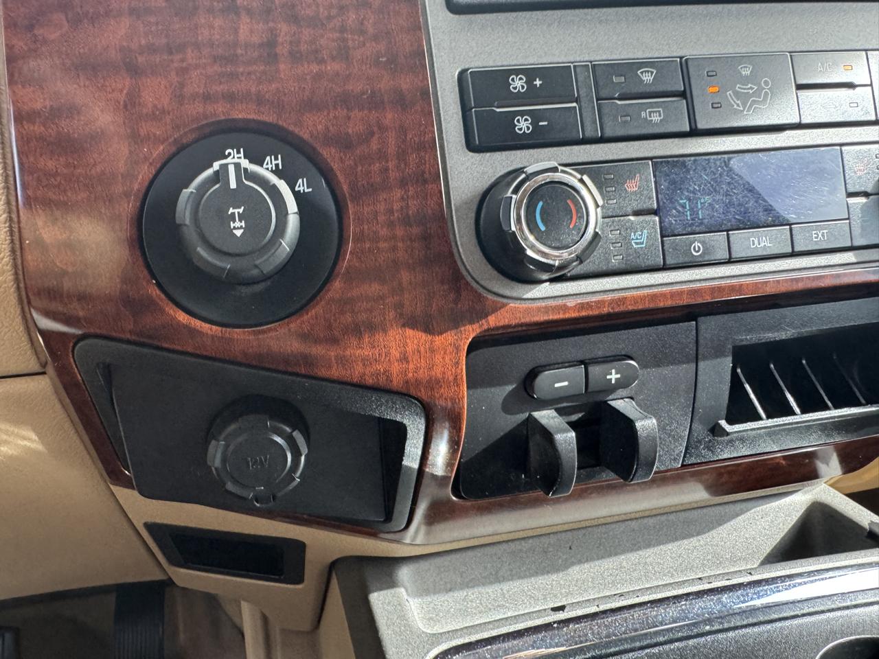 Ford Super Duty F-250 SRW 4WD Crew Cab 156" King Ranch 2012
