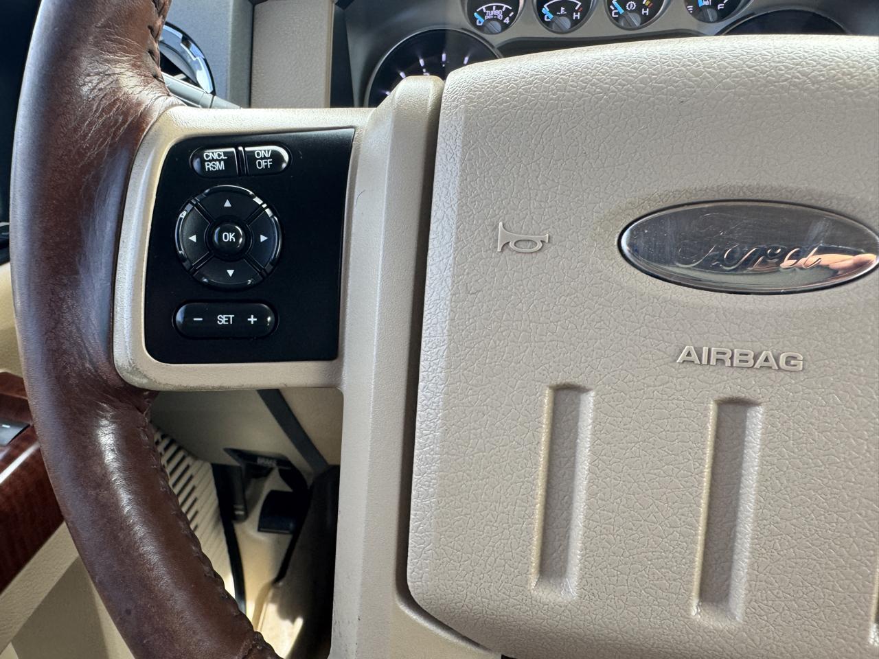 Ford Super Duty F-250 SRW 4WD Crew Cab 156" King Ranch 2012