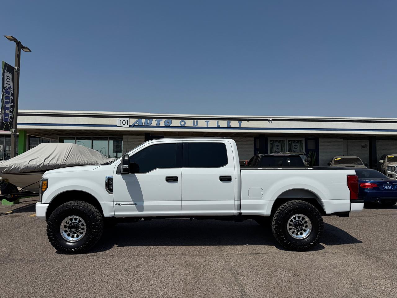 Ford Super Duty F-250 SRW XLT 4WD Crew Cab 6.75' Box 2022