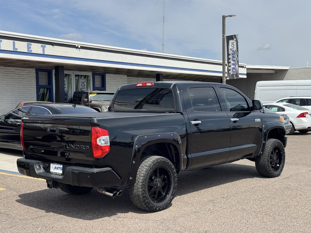 Toyota Tundra 2WD Truck CrewMax 5.7L V8 6-Spd AT Platinum (Natl) 2015