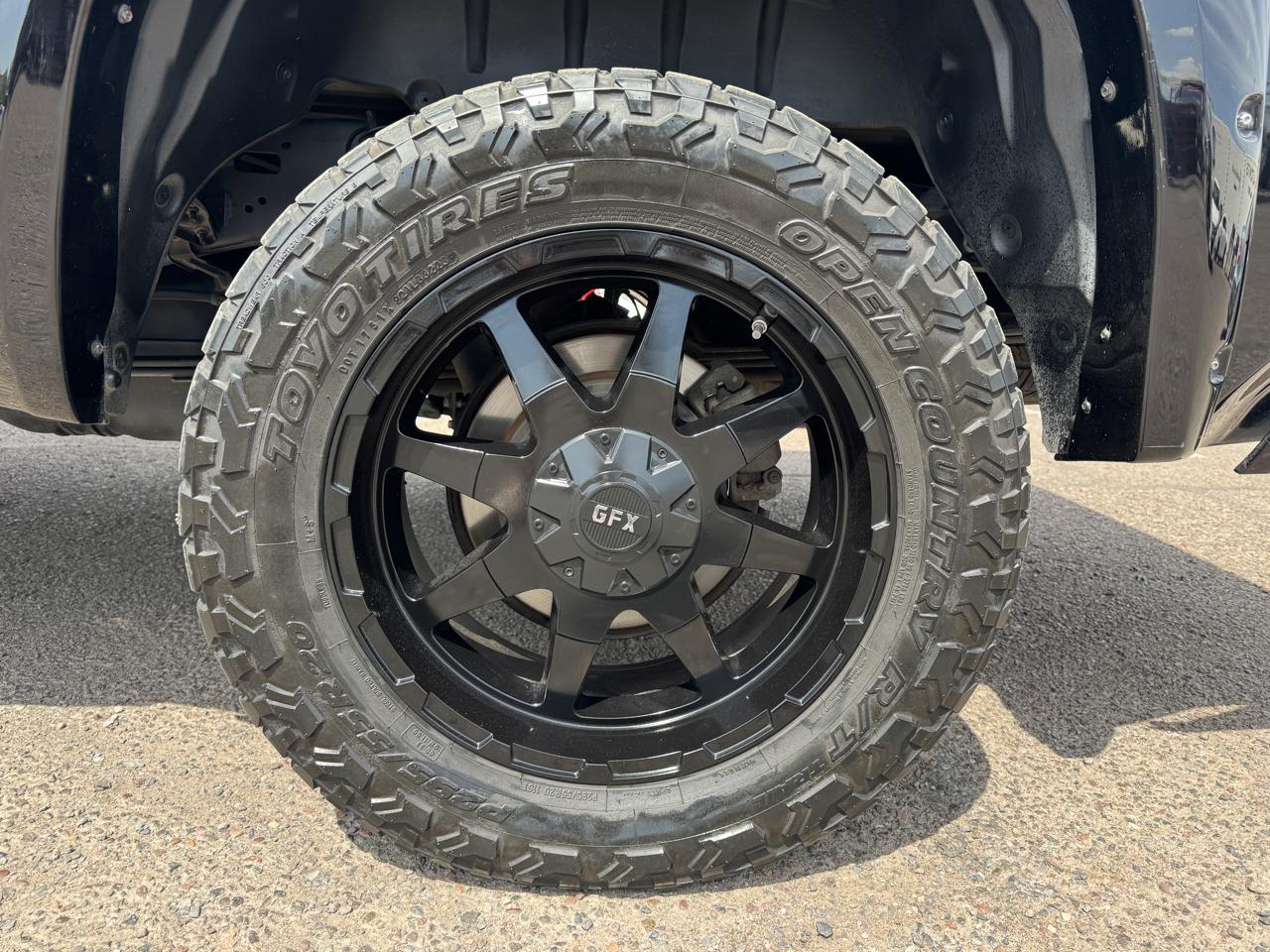 Toyota Tundra 2WD Truck CrewMax 5.7L V8 6-Spd AT Platinum (Natl) 2015