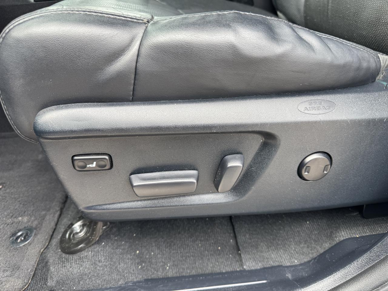 Toyota Tundra 2WD Truck CrewMax 5.7L V8 6-Spd AT Platinum (Natl) 2015