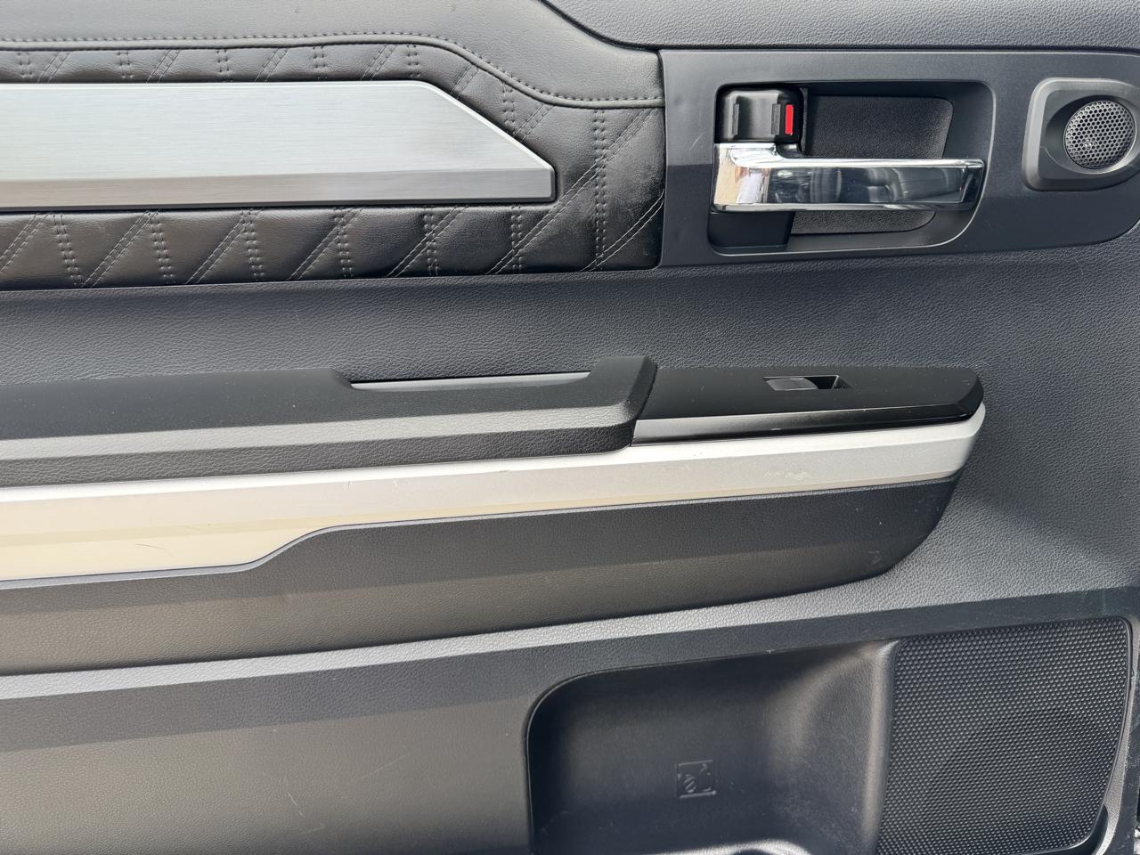 Toyota Tundra 2WD Truck CrewMax 5.7L V8 6-Spd AT Platinum (Natl) 2015