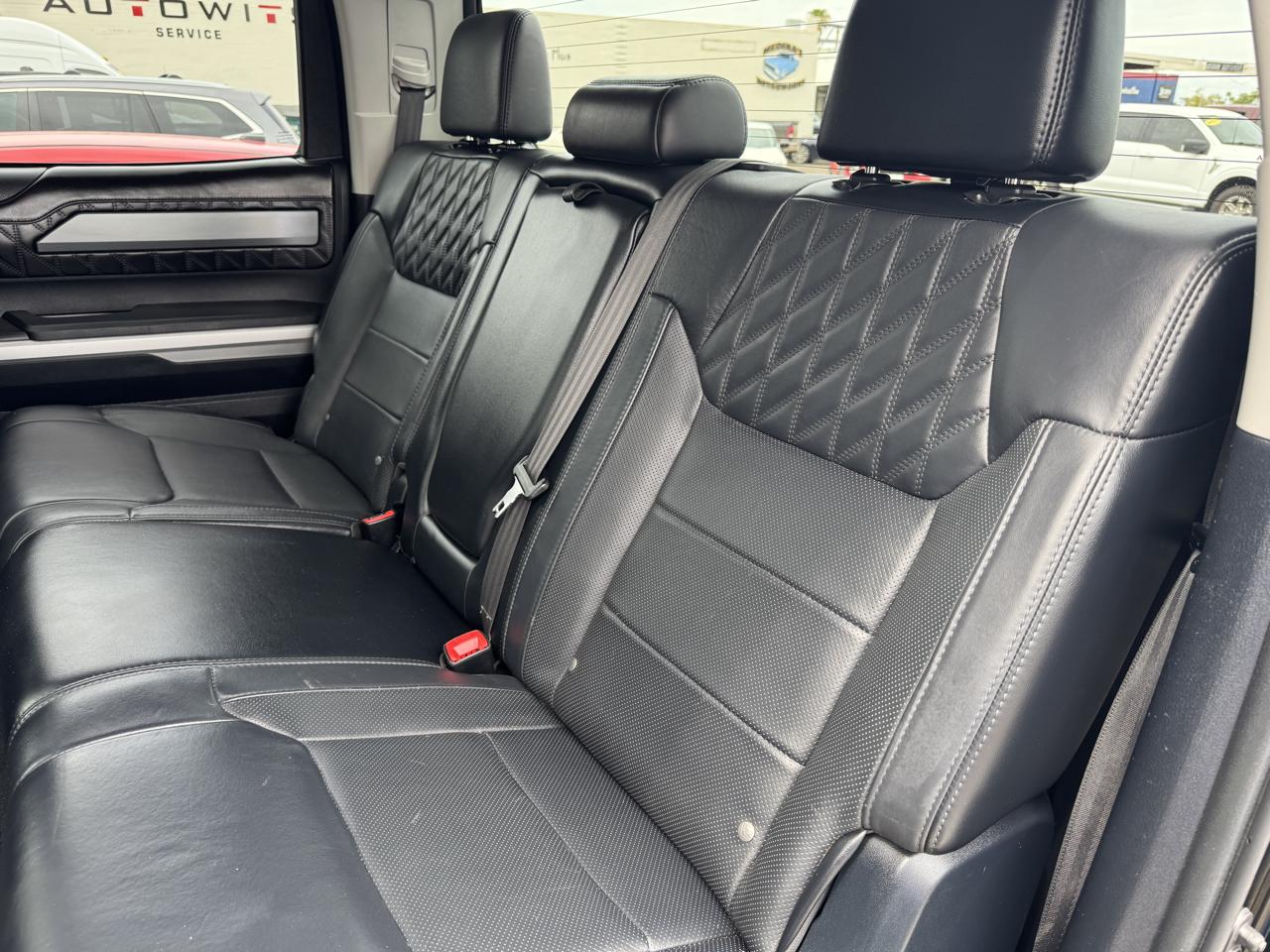 Toyota Tundra 2WD Truck CrewMax 5.7L V8 6-Spd AT Platinum (Natl) 2015