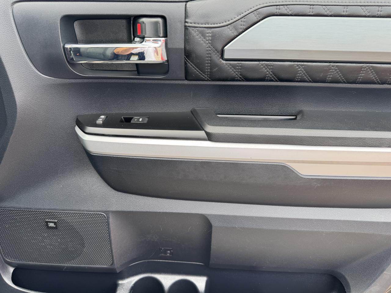 Toyota Tundra 2WD Truck CrewMax 5.7L V8 6-Spd AT Platinum (Natl) 2015