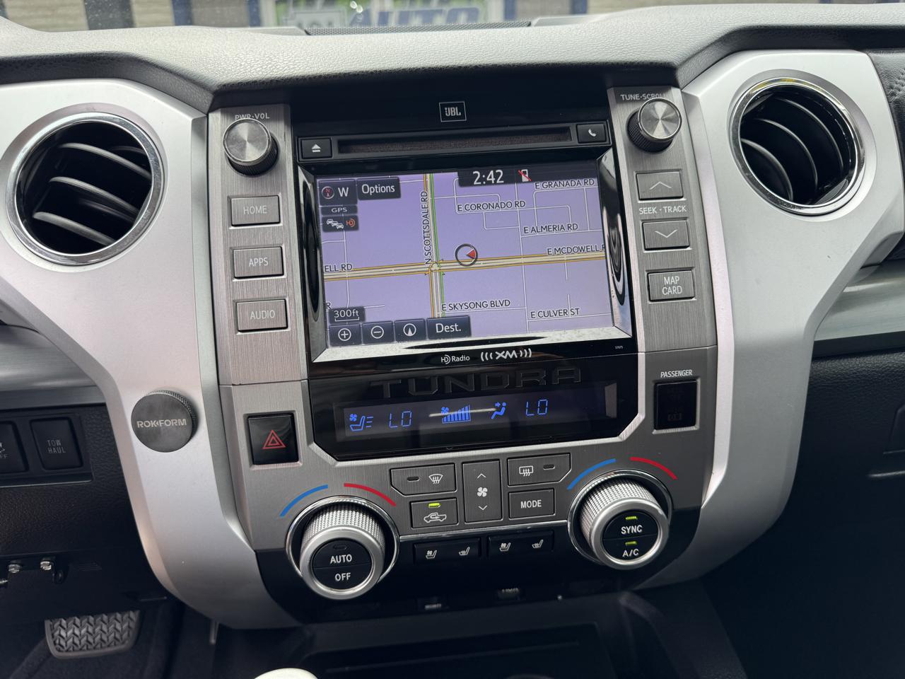 Toyota Tundra 2WD Truck CrewMax 5.7L V8 6-Spd AT Platinum (Natl) 2015