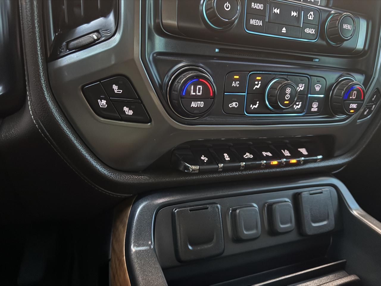 Chevrolet Silverado 3500HD 4WD Crew Cab 167.7" DRW LTZ 2018