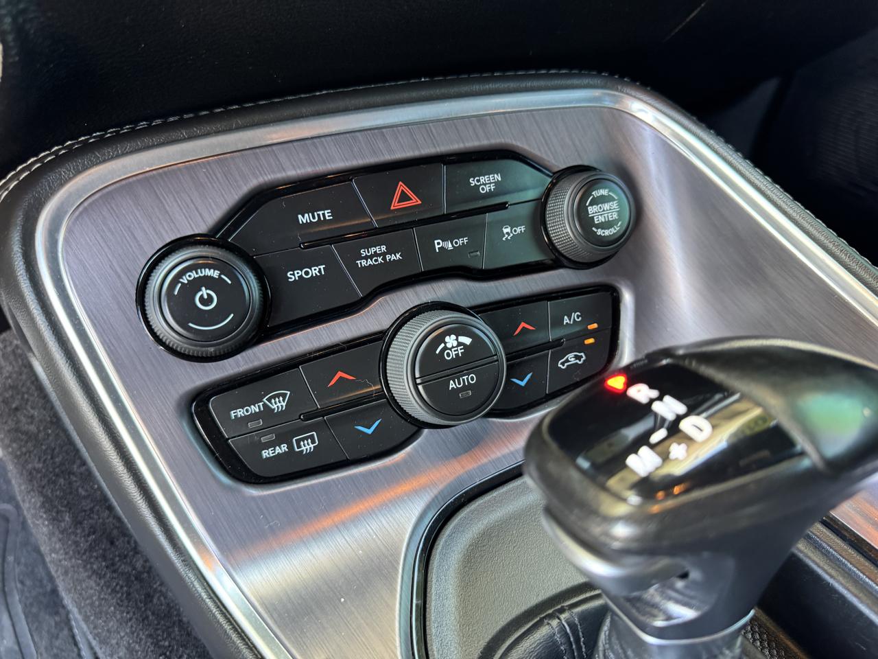 Dodge Challenger 392 Hemi Scat Pack Shaker RWD 2018