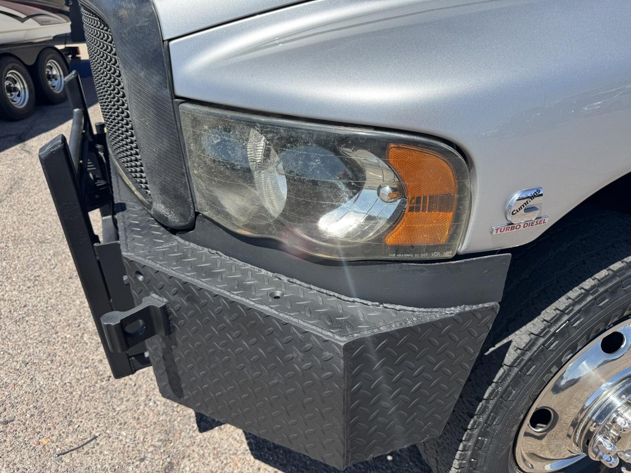 Dodge Ram 3500 4dr Quad Cab 160.5" WB DRW 4WD ST 2003