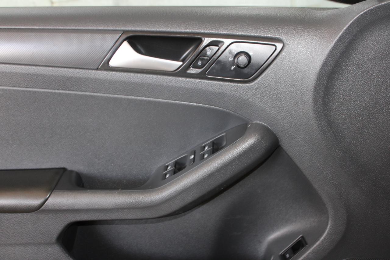 Volkswagen Jetta Sedan 4dr Auto 1.4T S 2016