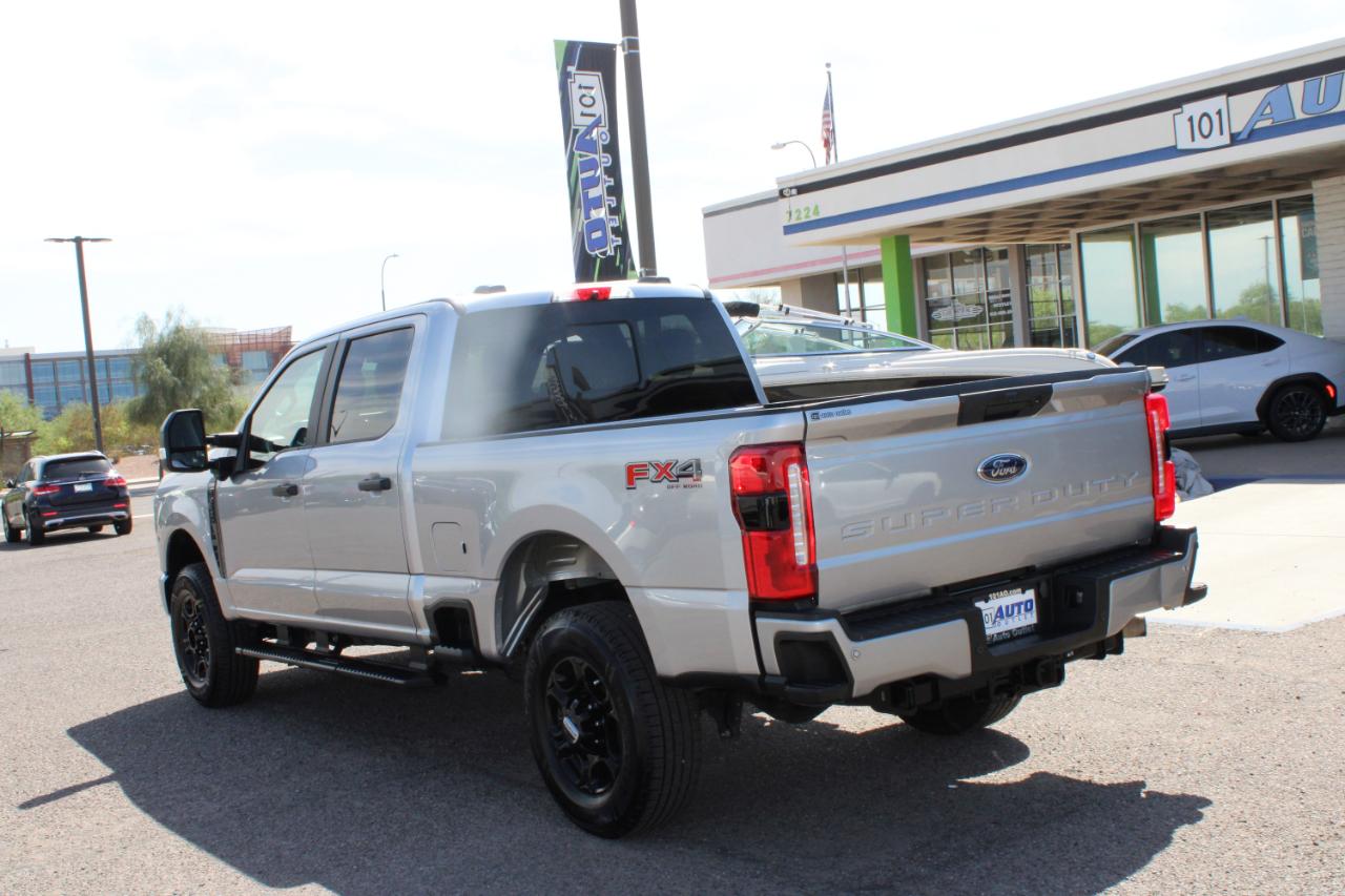 Ford Super Duty F-250 SRW 4WD Crew Cab 156" FX4 2024