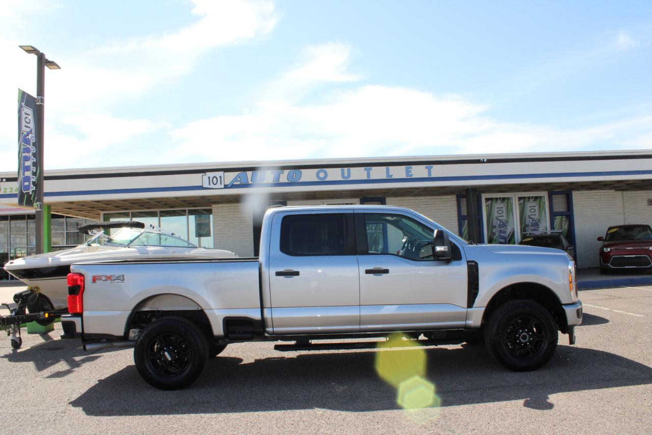 Ford Super Duty F-250 SRW 4WD Crew Cab 156" FX4 2024