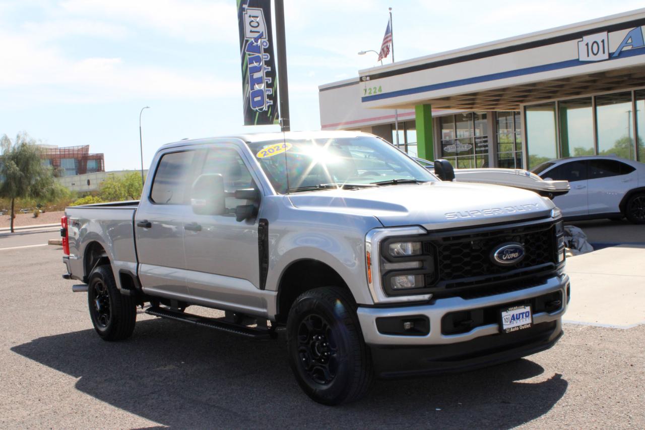 Ford Super Duty F-250 SRW 4WD Crew Cab 156" FX4 2024