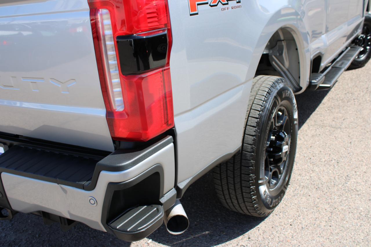Ford Super Duty F-250 SRW 4WD Crew Cab 156" FX4 2024