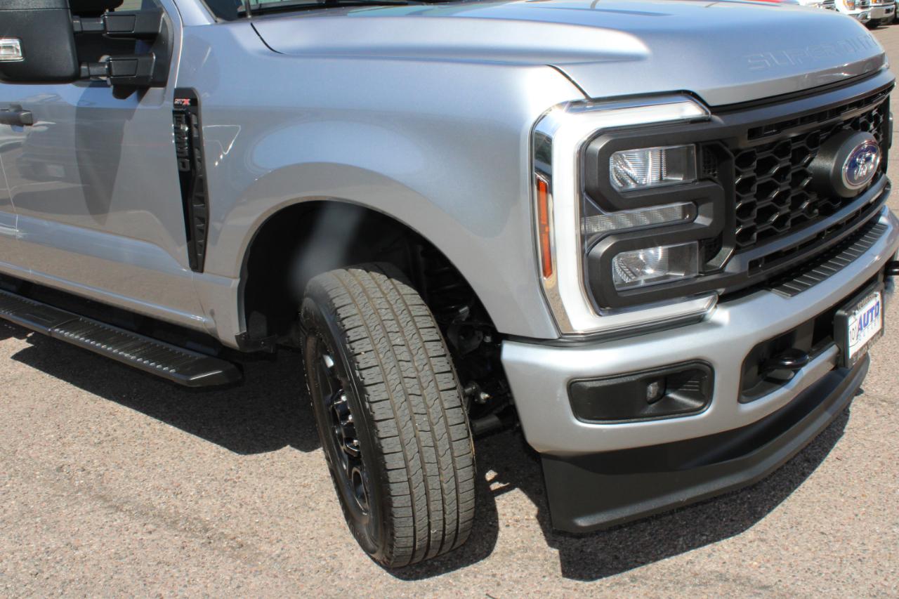 Ford Super Duty F-250 SRW 4WD Crew Cab 156" FX4 2024