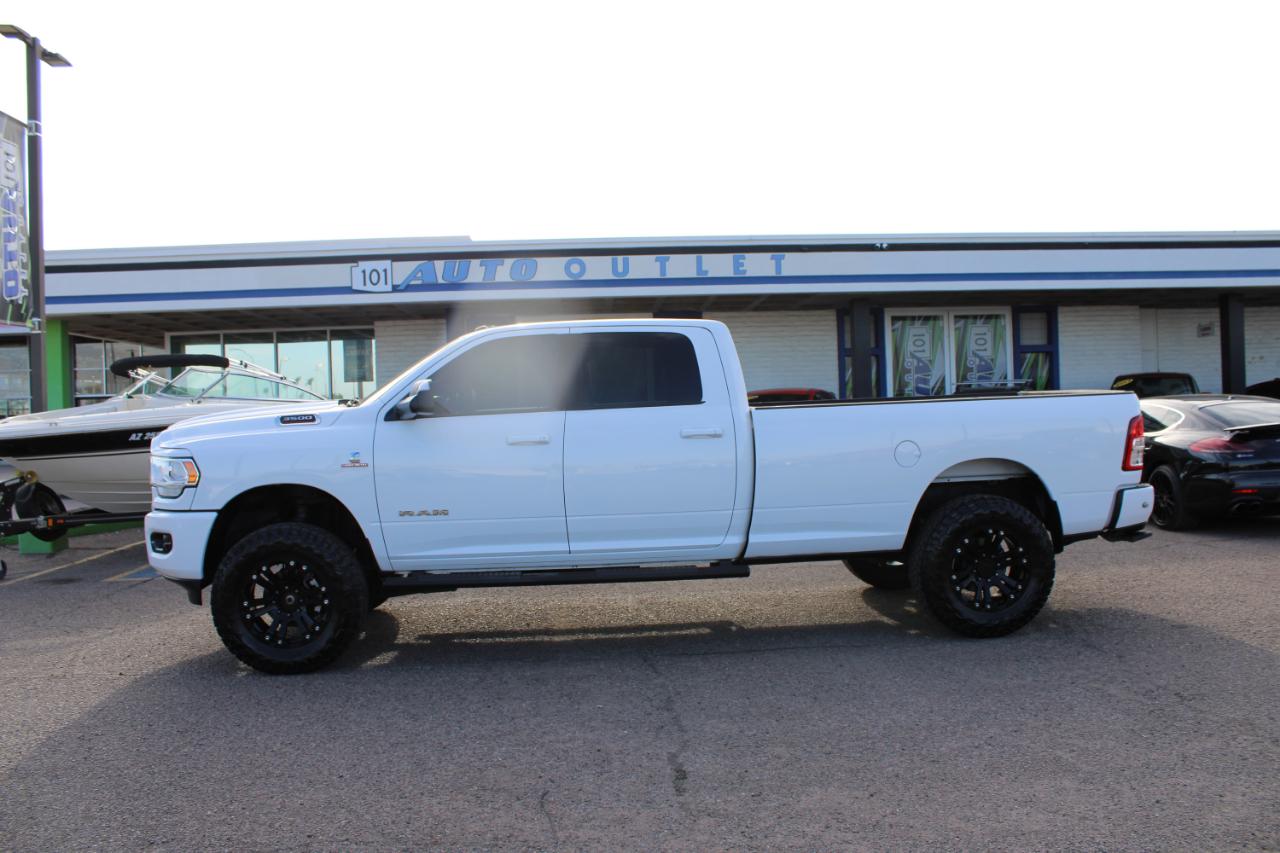 RAM 3500 Big Horn 4x4 Crew Cab 8' Box 2019