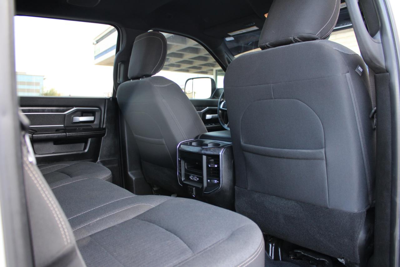 RAM 3500 Big Horn 4x4 Crew Cab 8' Box 2019