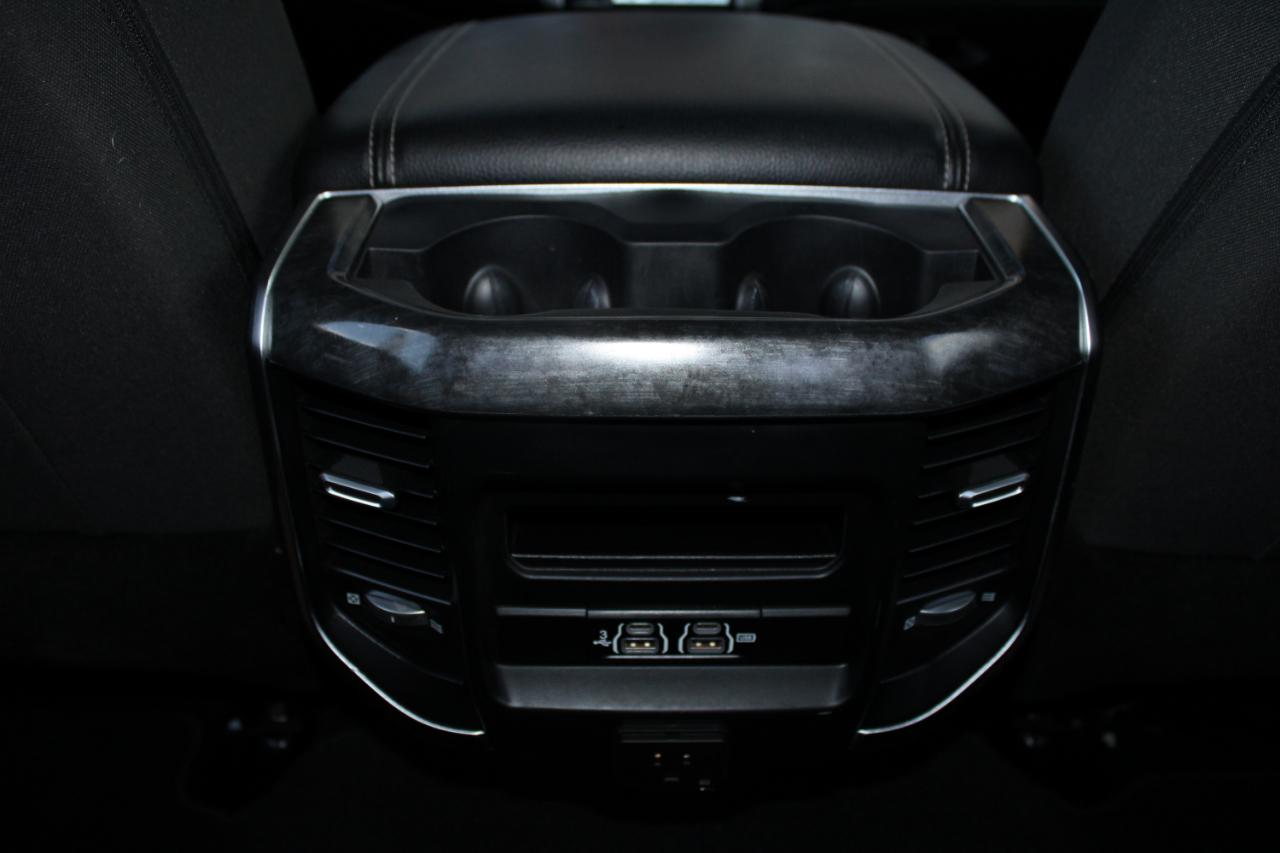 RAM 3500 Big Horn 4x4 Crew Cab 8' Box 2019