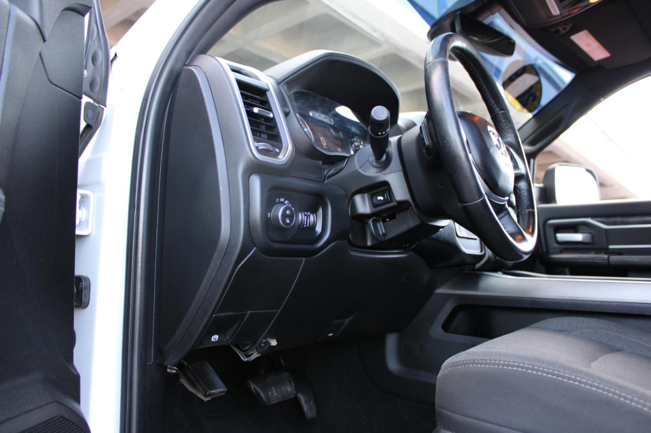RAM 3500 Big Horn 4x4 Crew Cab 8' Box 2019