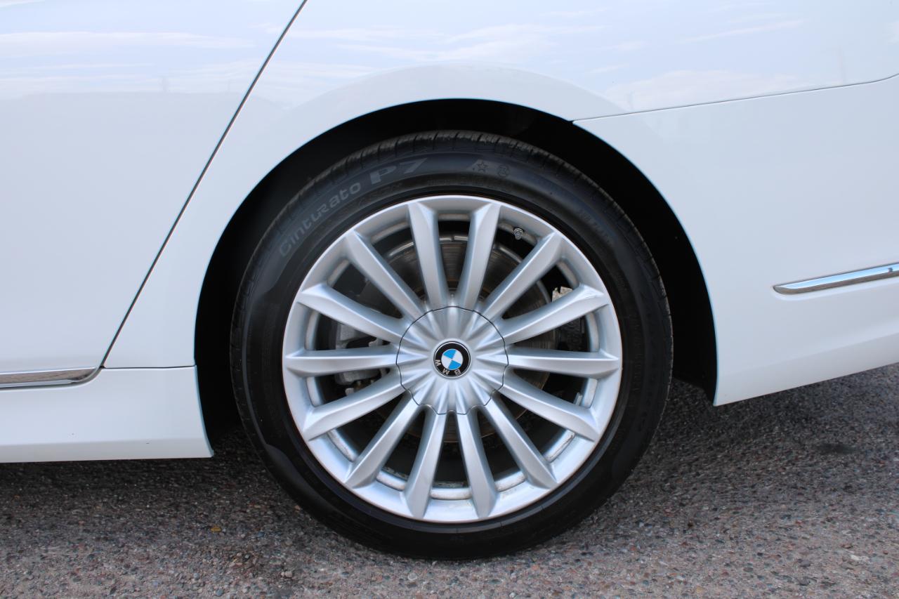 BMW 7 Series 740i Sedan 2020