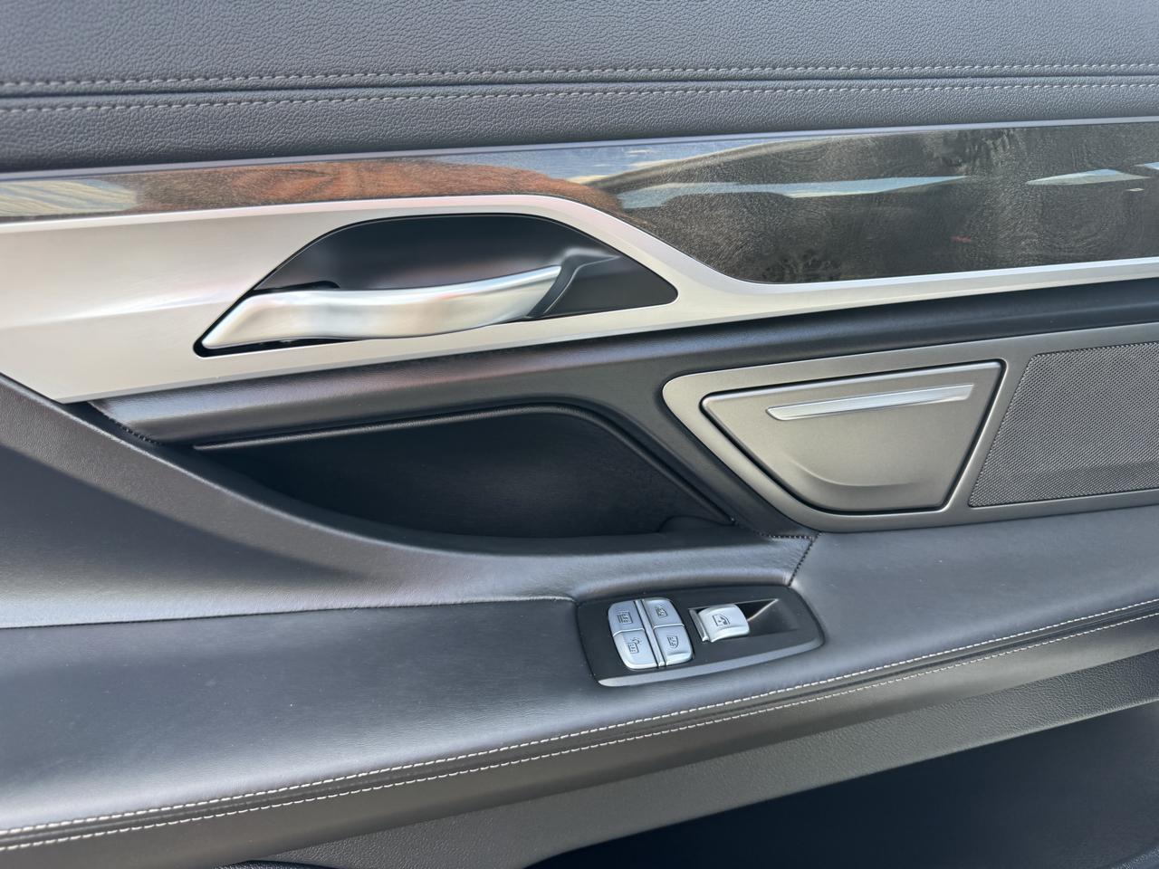 BMW 7 Series 740i Sedan 2020