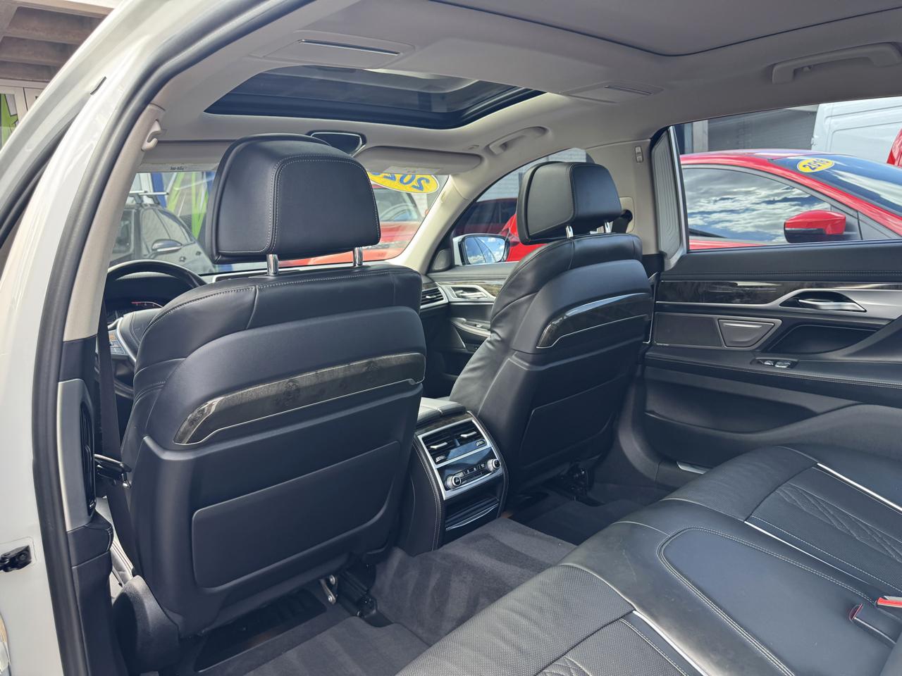 BMW 7 Series 740i Sedan 2020