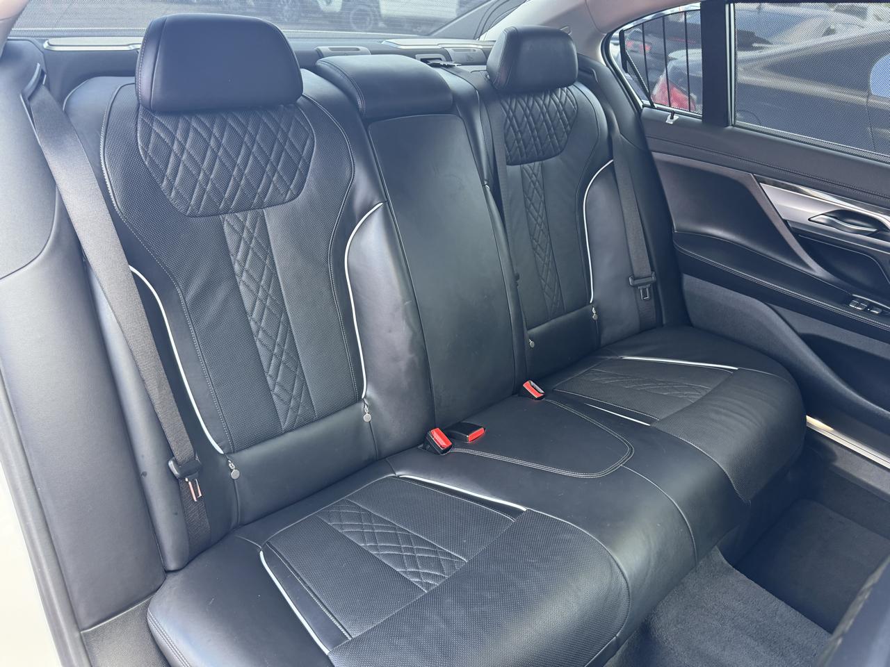 BMW 7 Series 740i Sedan 2020