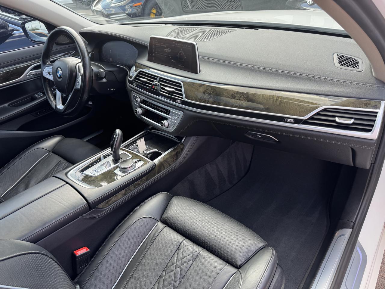 BMW 7 Series 740i Sedan 2020