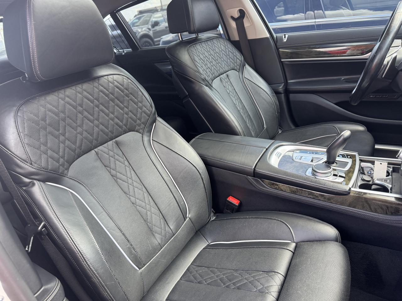 BMW 7 Series 740i Sedan 2020