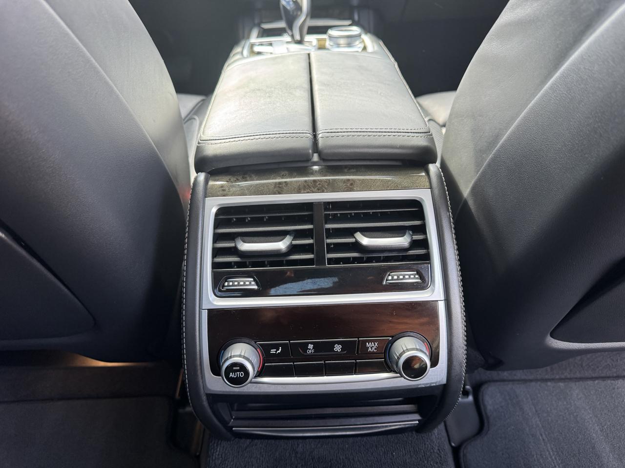 BMW 7 Series 740i Sedan 2020