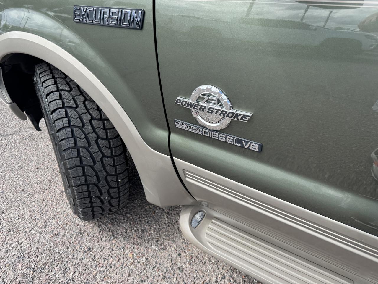Ford Excursion 137" WB Limited 2001