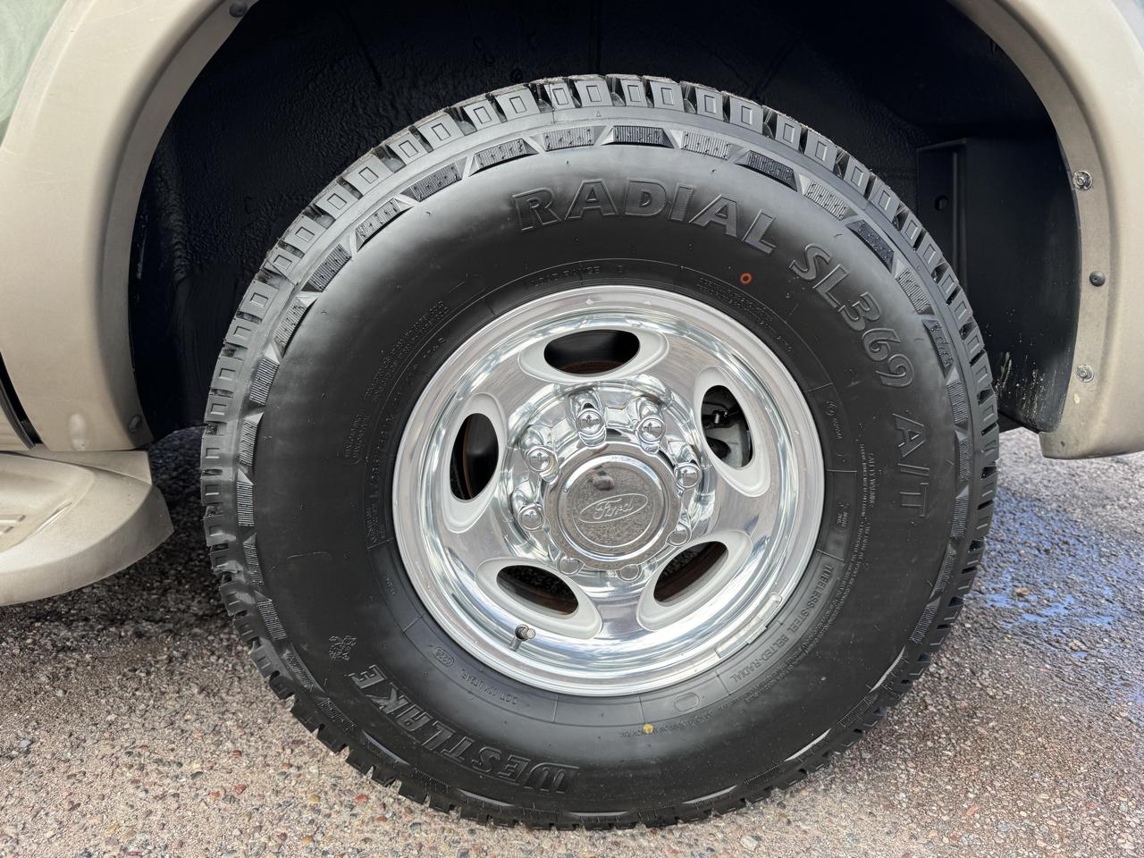 Ford Excursion 137" WB Limited 2001