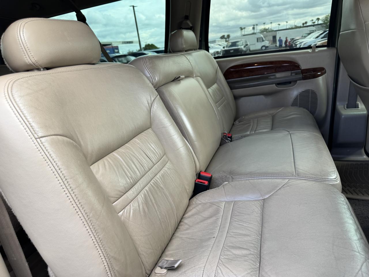 Ford Excursion 137" WB Limited 2001