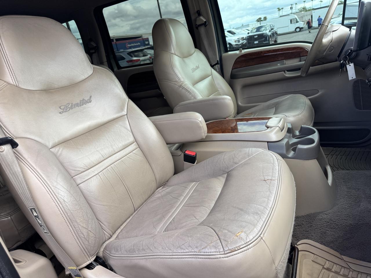 Ford Excursion 137" WB Limited 2001