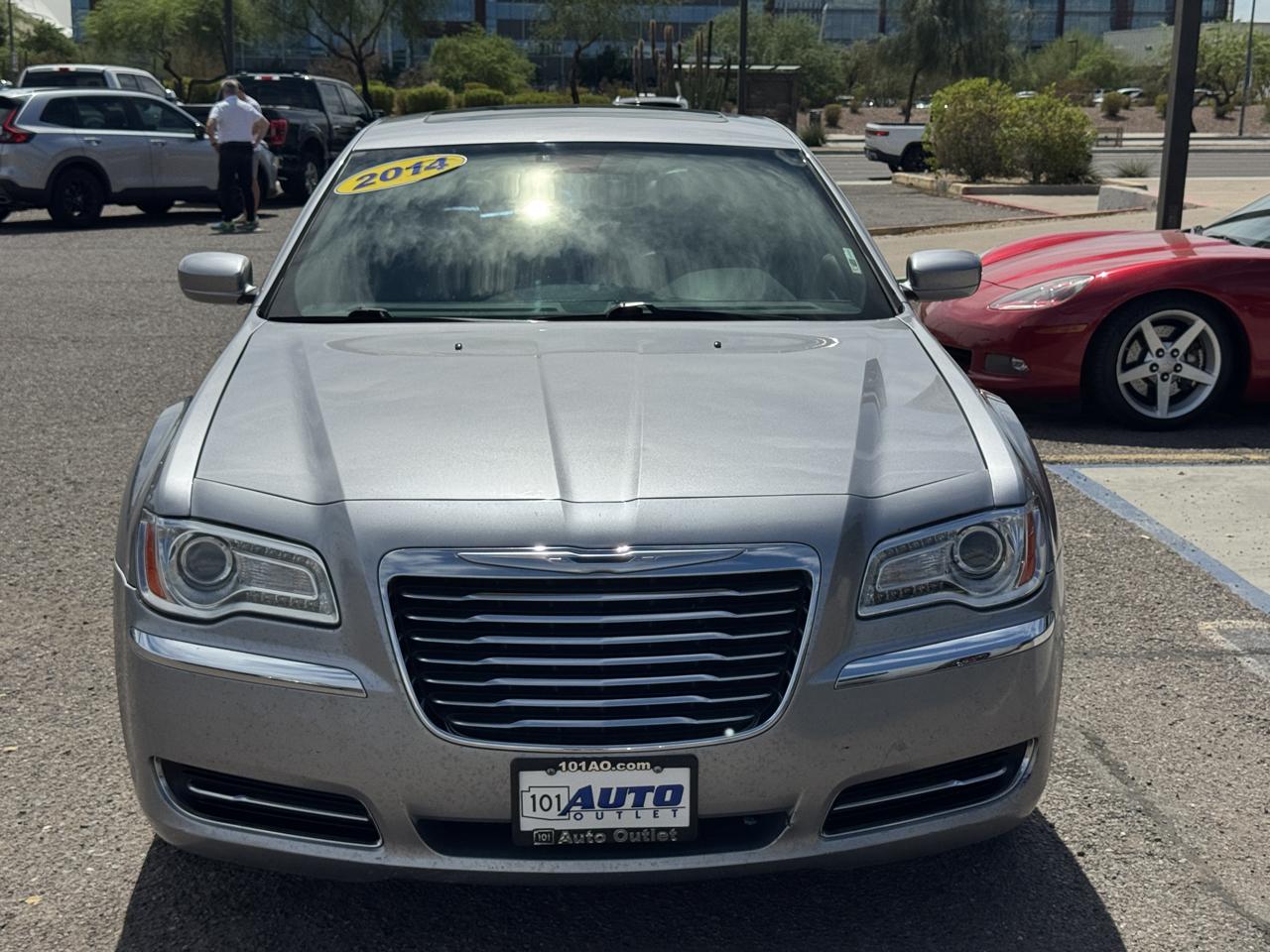 Chrysler 300 4dr Sdn RWD 2014
