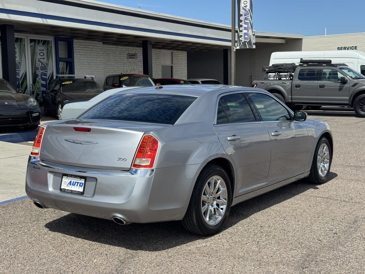 Chrysler 300 4dr Sdn RWD 2014