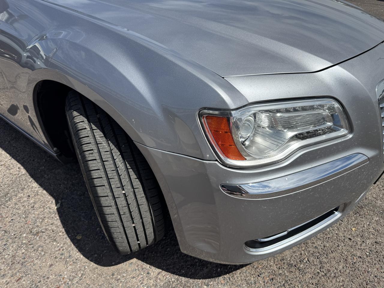 Chrysler 300 4dr Sdn RWD 2014