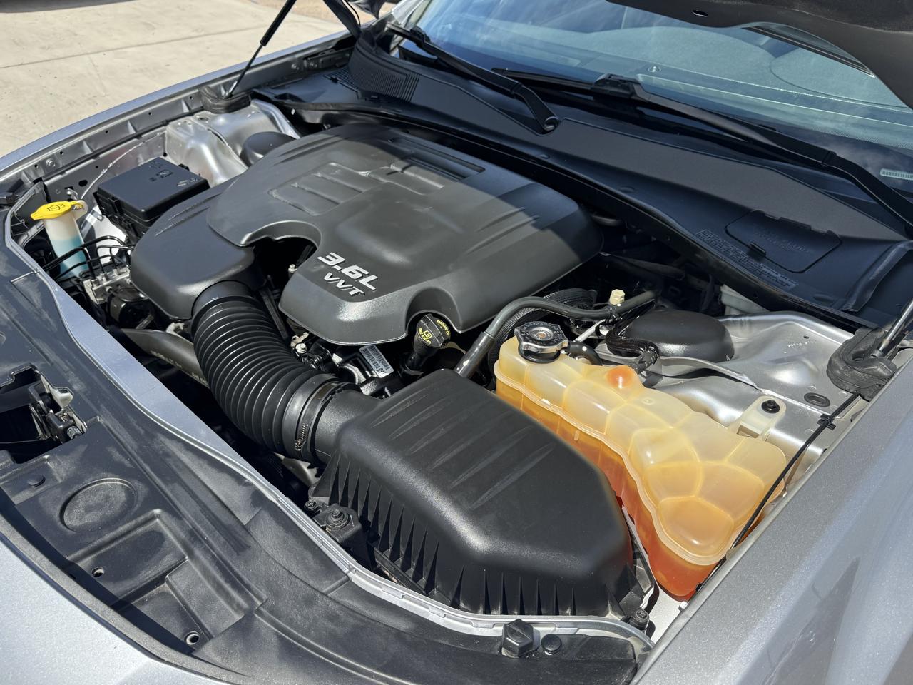 Chrysler 300 4dr Sdn RWD 2014