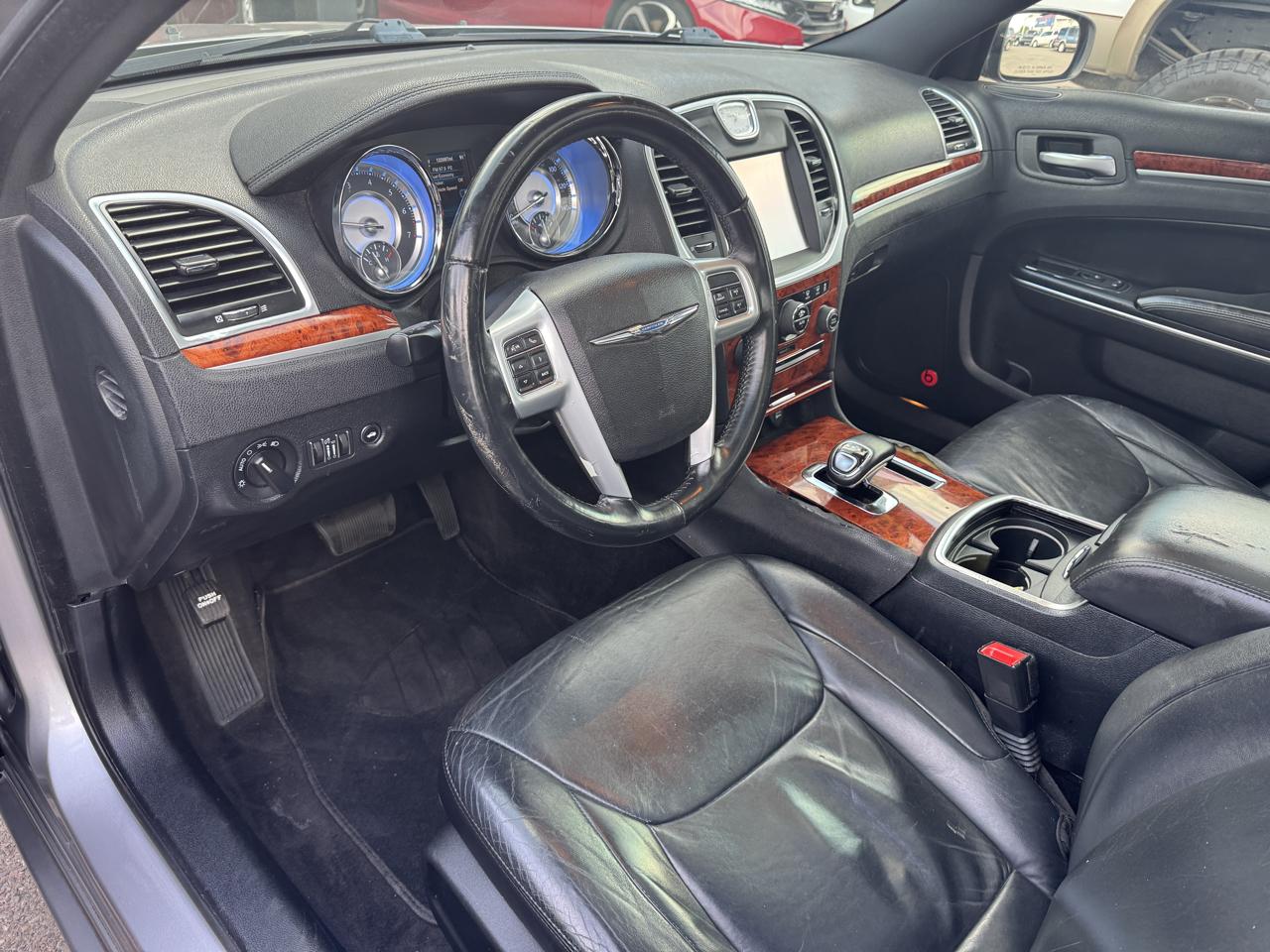 Chrysler 300 4dr Sdn RWD 2014