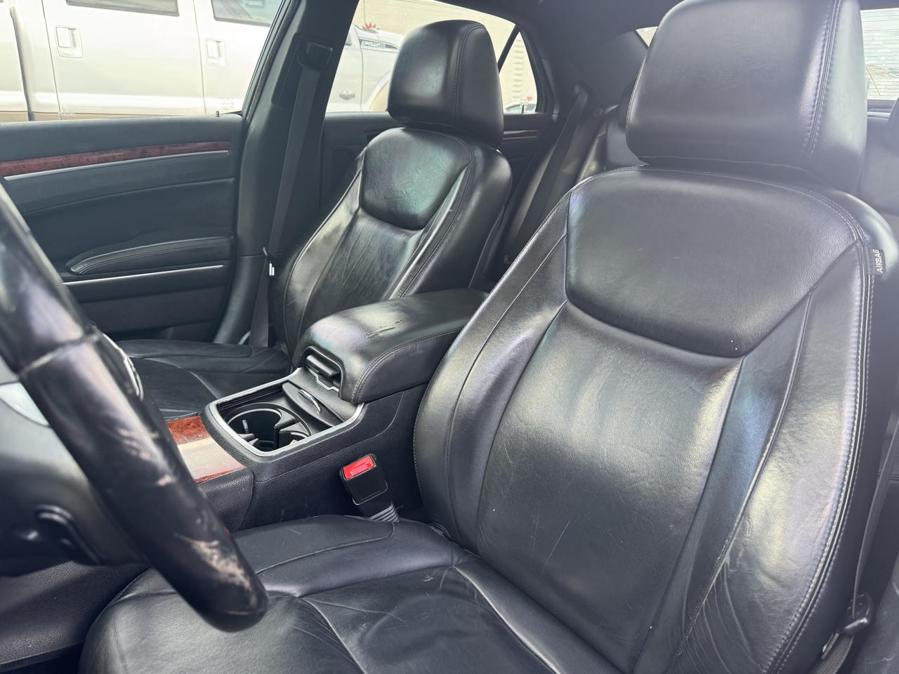 Chrysler 300 4dr Sdn RWD 2014