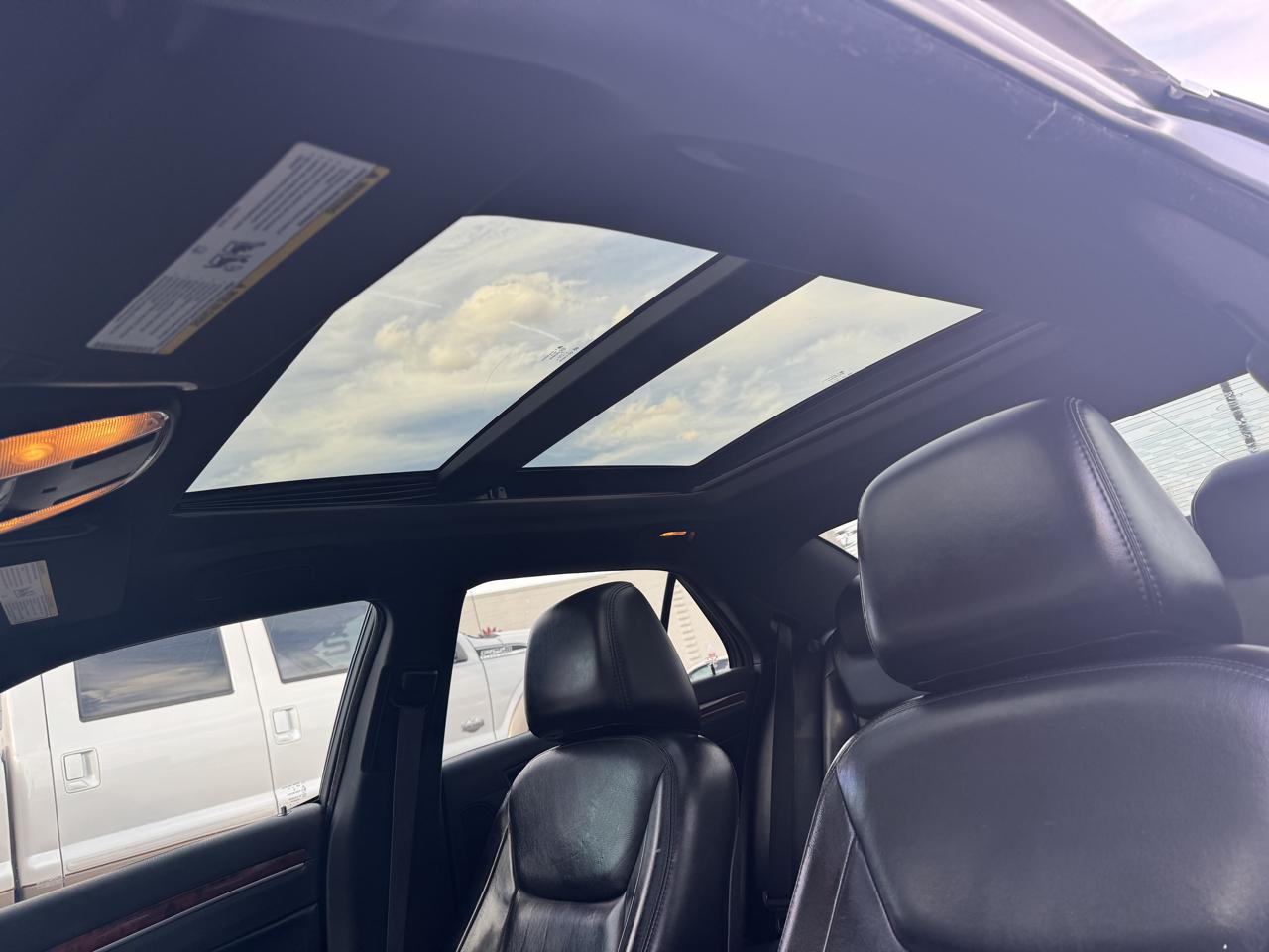 Chrysler 300 4dr Sdn RWD 2014