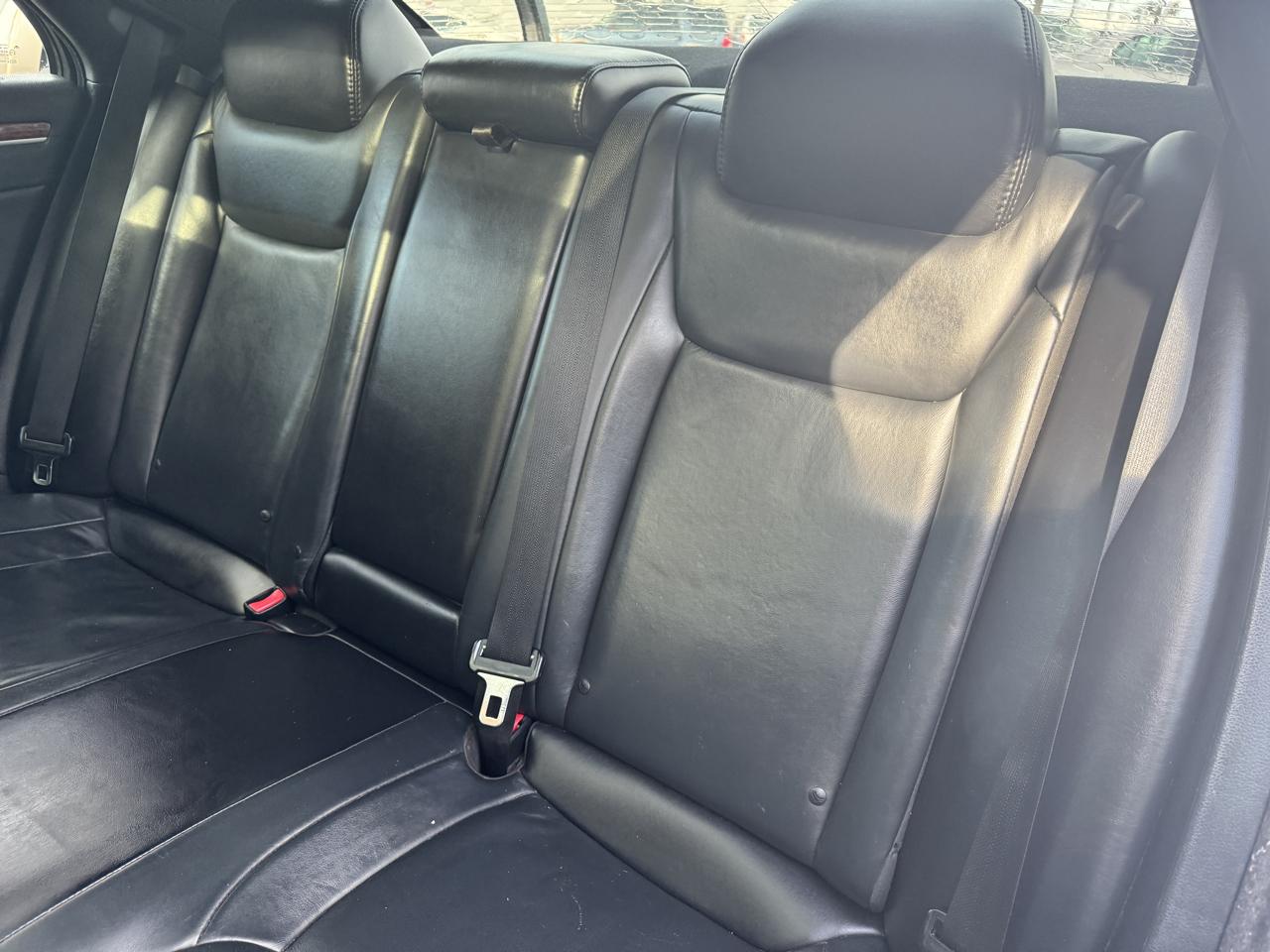 Chrysler 300 4dr Sdn RWD 2014