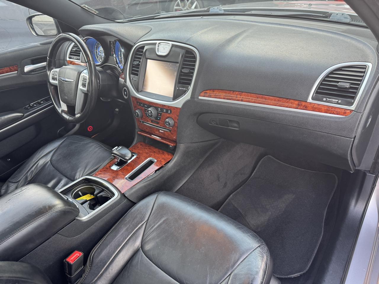 Chrysler 300 4dr Sdn RWD 2014