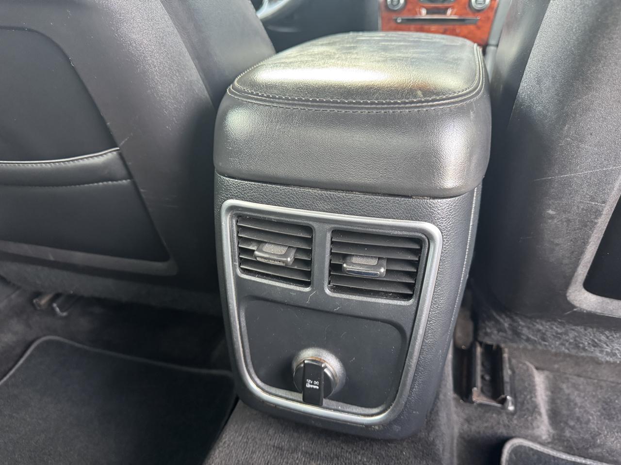 Chrysler 300 4dr Sdn RWD 2014