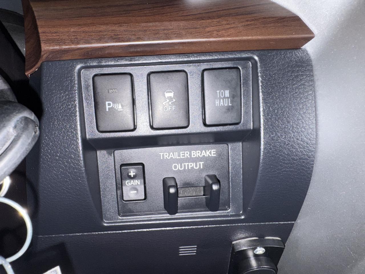 Toyota Tundra 4WD SR5 CrewMax 5.5' Bed 5.7L (Natl) 2019