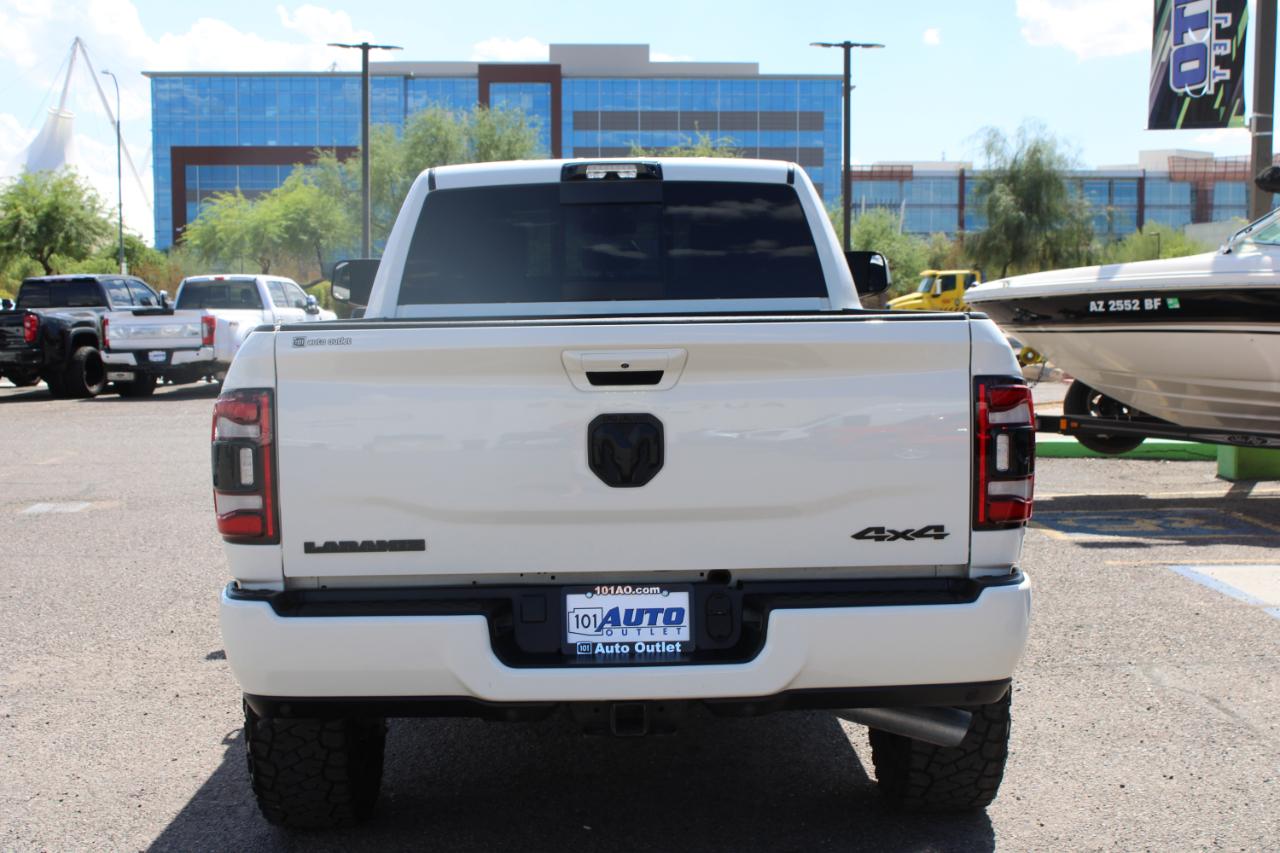 RAM 3500 Laramie 4x4 Crew Cab 8' Box 2022
