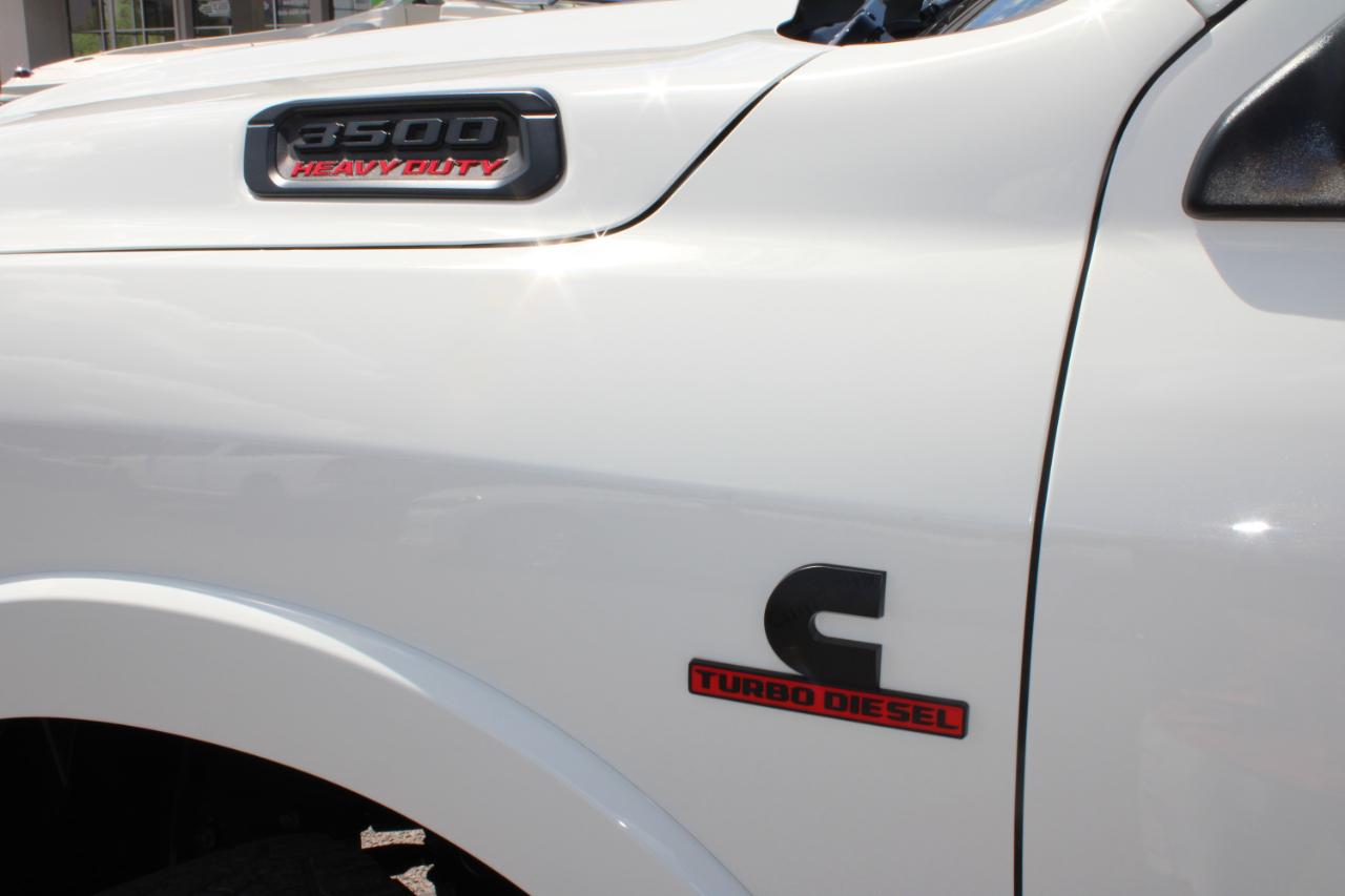 RAM 3500 Laramie 4x4 Crew Cab 8' Box 2022