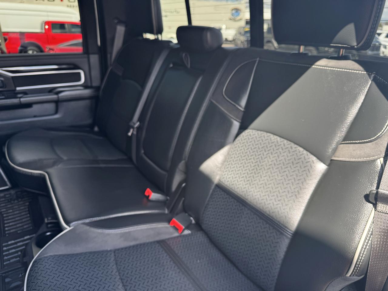 RAM 3500 Laramie 4x4 Crew Cab 8' Box 2022